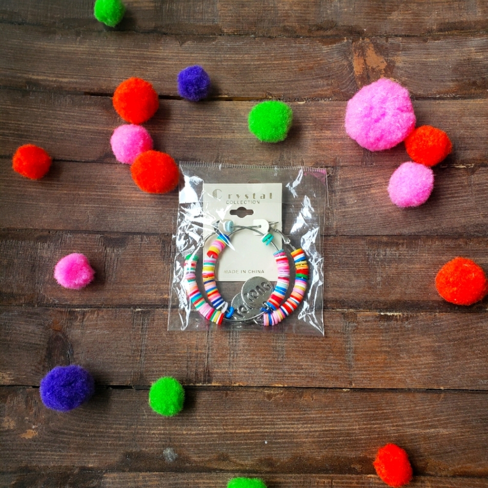 Multicolor dangle "love" hoops